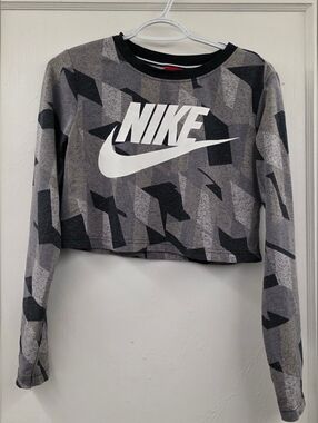 Nike Skyscraper Crop Top Long Sleeve Gray Black Camo Graphic Size Small